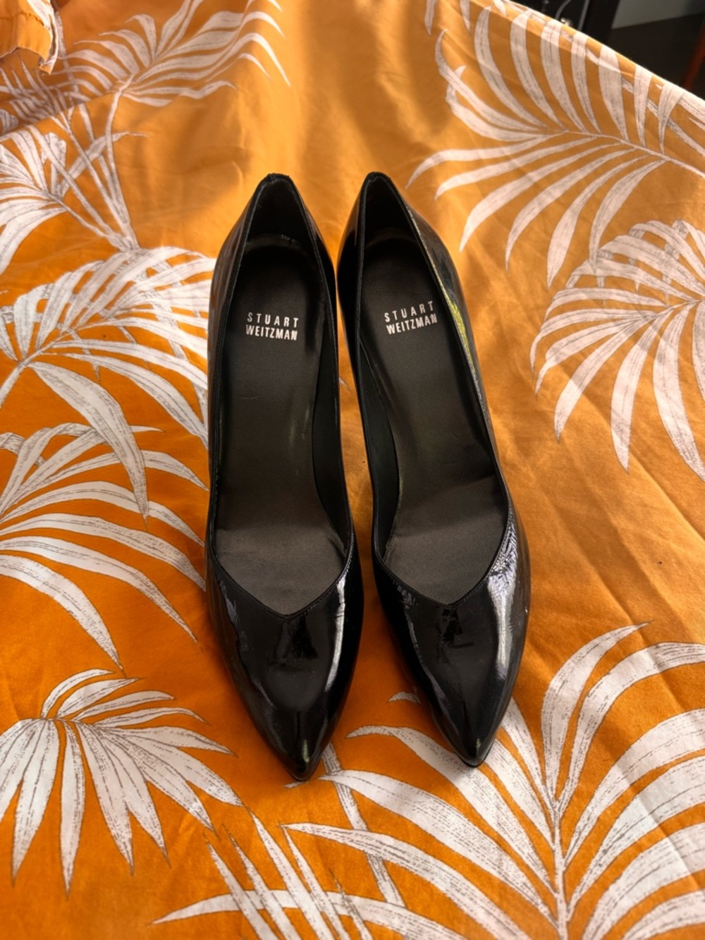 Stuart Weitzman Black Patent Pointed-Toe Pumps - Sleek Gloss Finish narrow